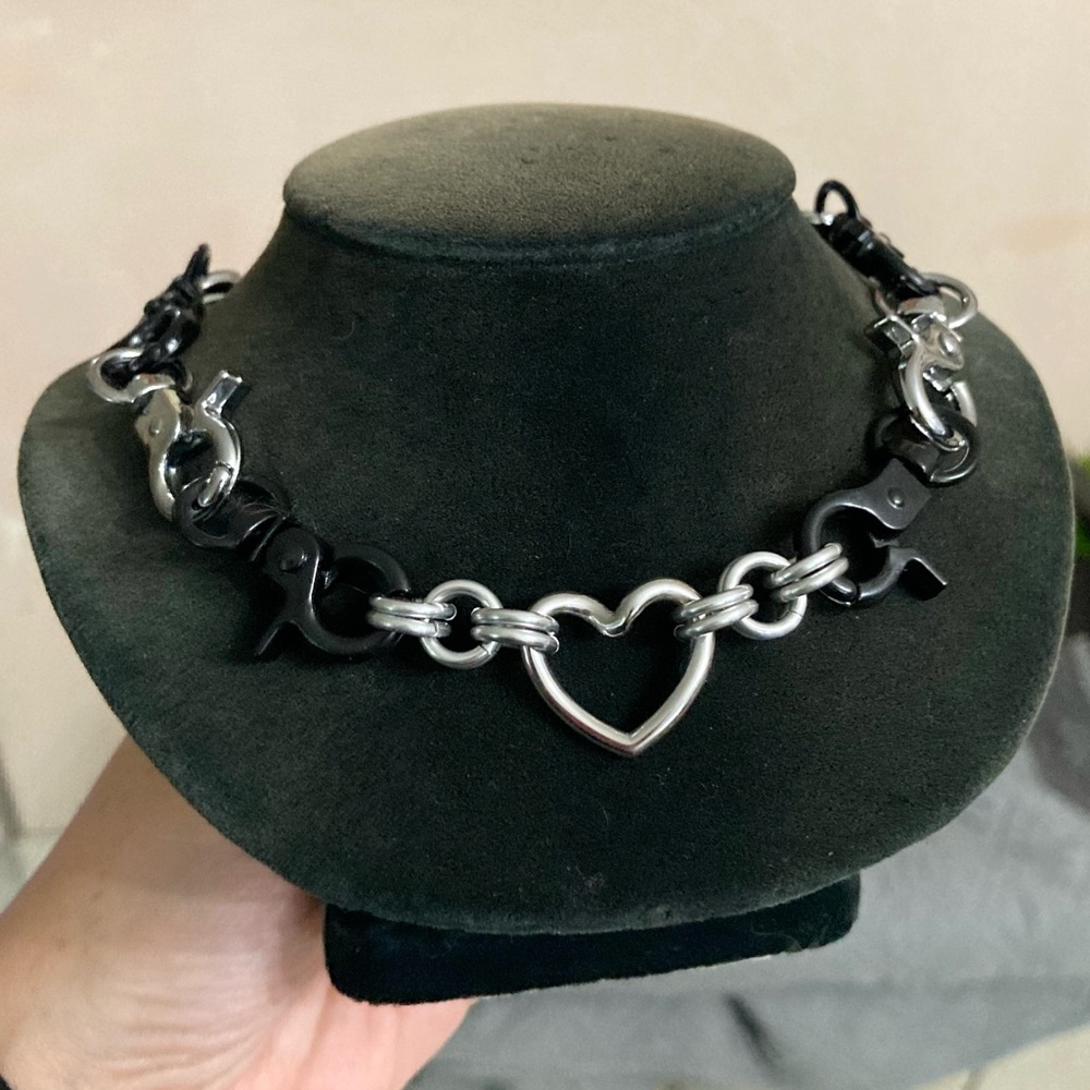 Stainless steel heart choker black & silver clasps goth punk emo chain necklace - Picture 6 of 16